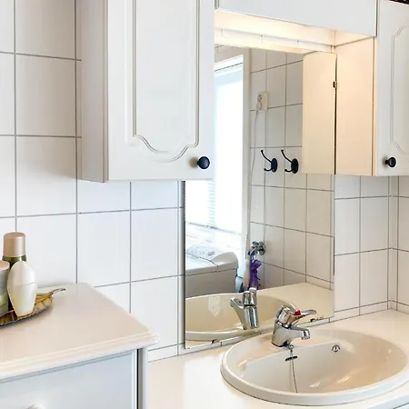 Prázdninový dům 4 Bedroom Beautiful In *